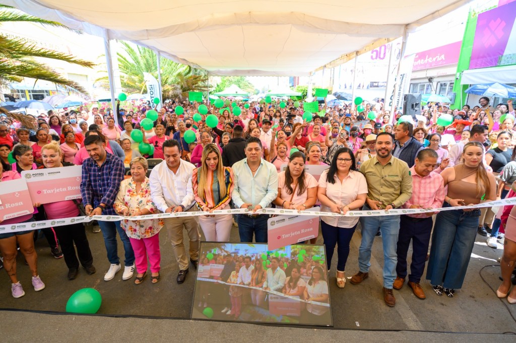 GOBERNADOR GALLARDO INAUGURA PRIMER CLÍNICA ROSA EN LA COL B.&nbsp;ANAYA