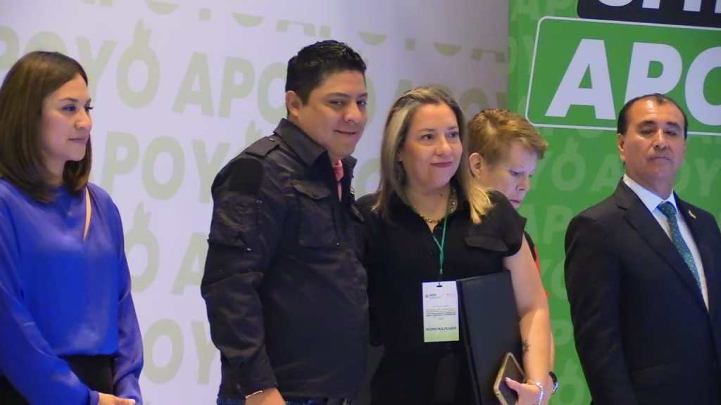 RICARDO GALLARDO ENTREGA ESTÍMULOS A PERSONAL ADMINISTRATIVO DE&nbsp;SEGE