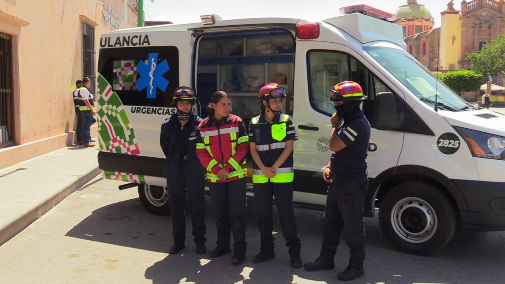 SOLEDAD DE GRACIANO SÁNCHEZ PONE EN MARCHA LA NUEVA AMBULANCIA DONADA POR GOBIERNO DEL ESTADO.