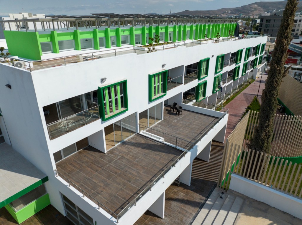 RICARDO GALLARDO HACE REALIDAD UN SUEÑO, CON NUEVA CASA&nbsp;HOGAR