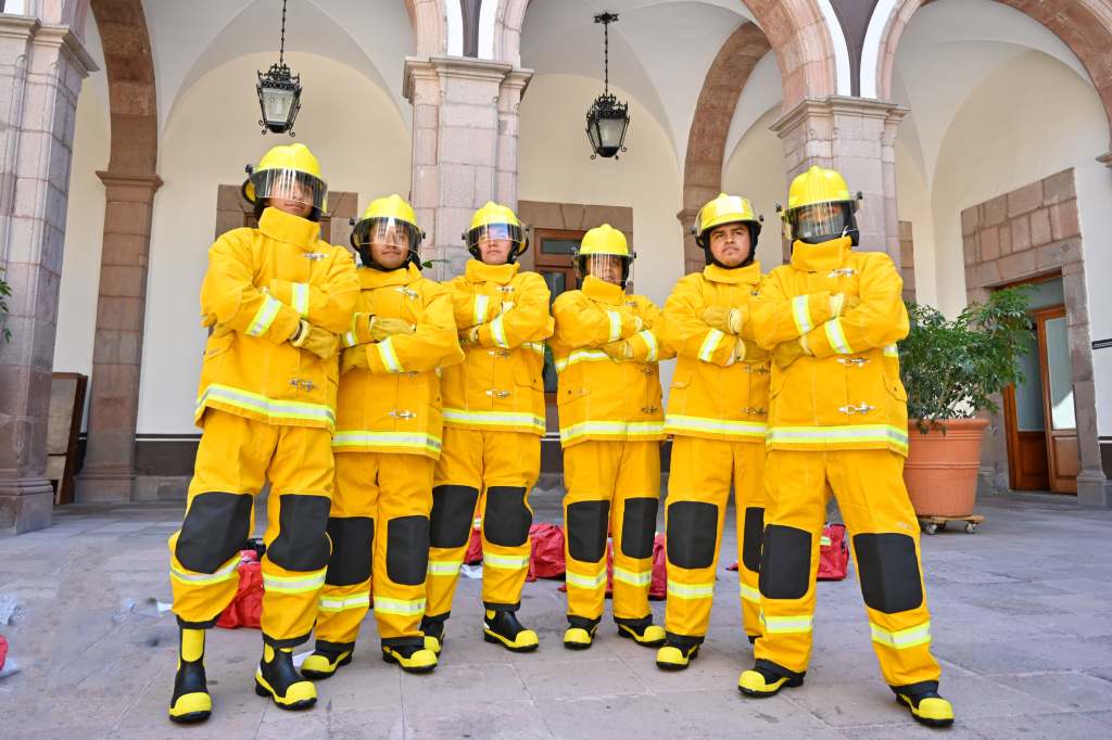 BOMBEROS VOLUNTARIOS DE RAYÓN RECIBEN APOYO DEL GOBIERNO&nbsp;ESTATAL