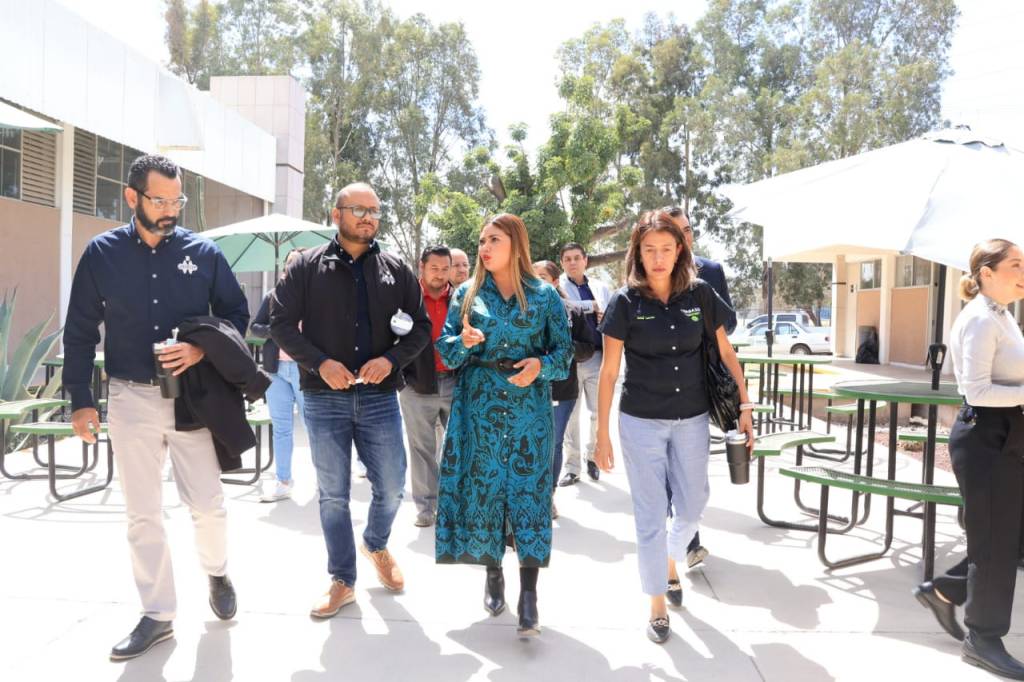 GOBIERNO Y UUZI ACUERDAN CAPACITAR A PERSONAL DE&nbsp;EMPRESAS