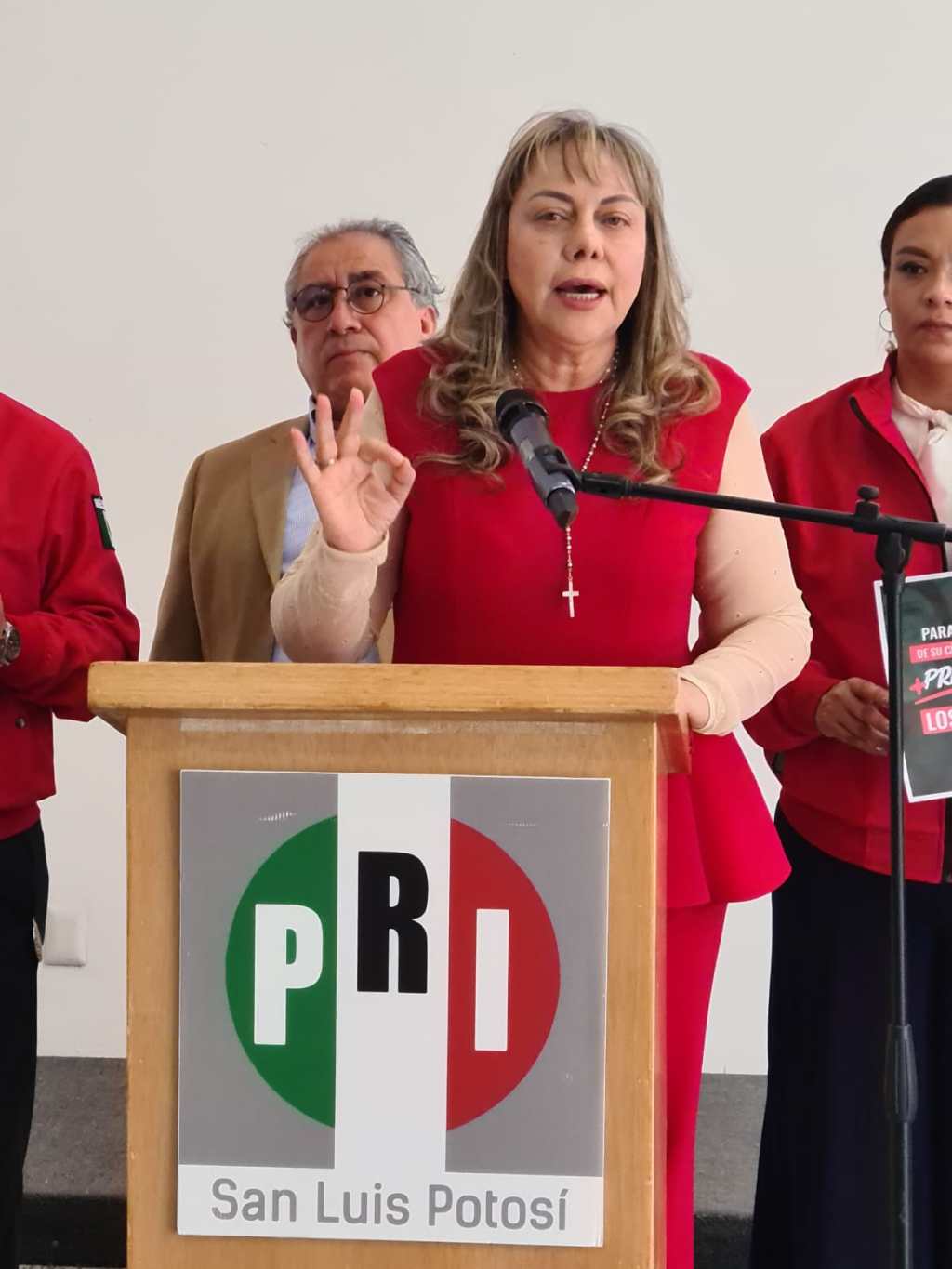 “CADA QUIEN ES LIBRE DE DECISIONES PERSONALES” SARA ROCHA PRI ANTE INVITACIÓN A ENRIQUE GALINDO AL SUMARSE AL&nbsp;PAN.