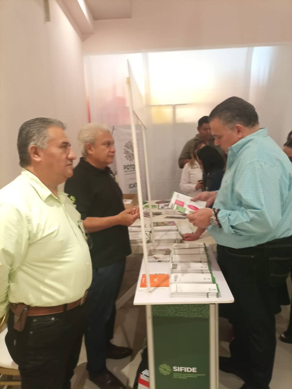 GOBIERNO ACERCA PROGRAMAS DE FINANCIAMIENTO A LAS CUATRO&nbsp;REGIONES