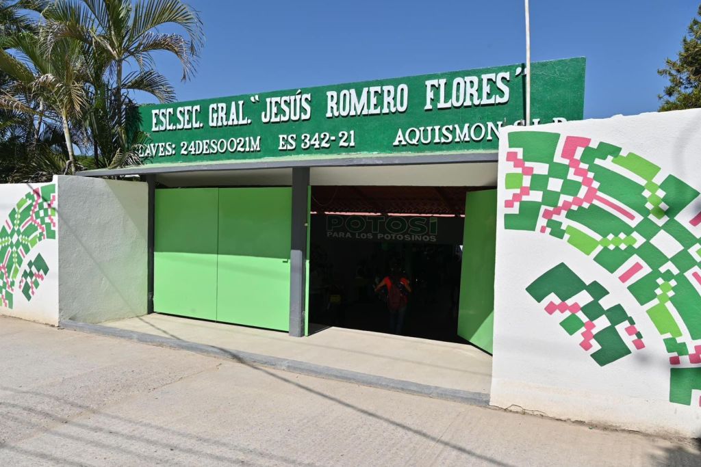 RICARDO GALLARDO ENTREGA NUEVA SECUNDARIA EN AQUISMÓN 