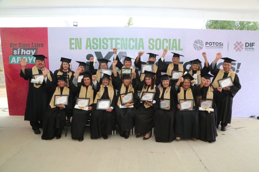 DIF ESTATAL ENTREGA CERTIFICACIONES A PERSONAS ADULTAS&nbsp;MAYORES