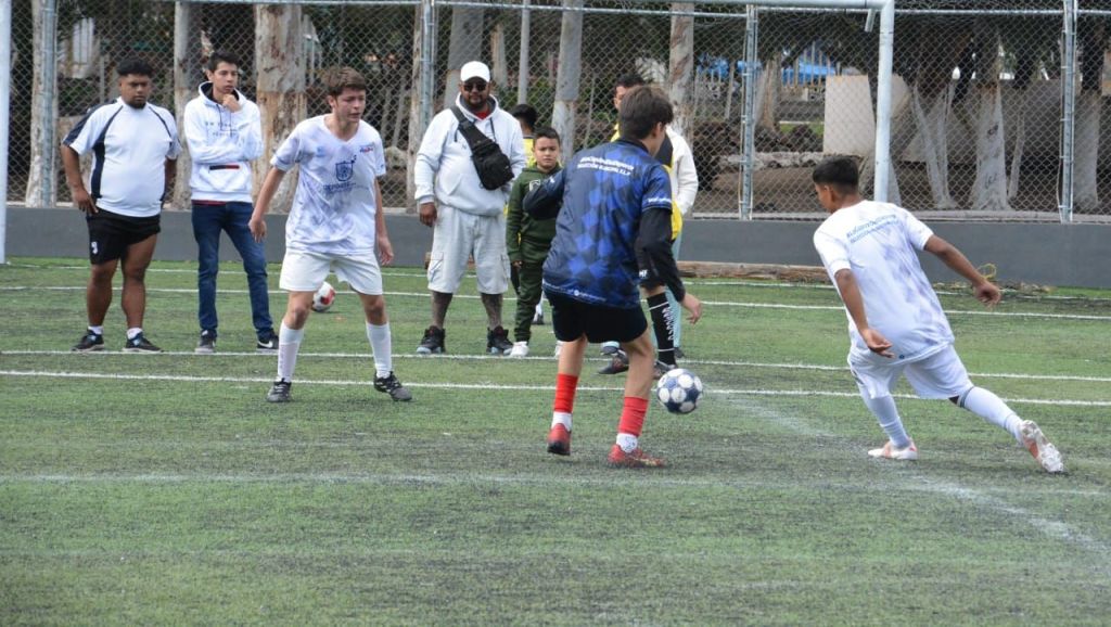 Gobierno de la Capital premia a los equipo del Torneo de Futbol Intercolonias&nbsp;2023