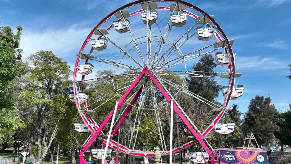 Alcalde Enrique Galindo invita a las familias potosinas a la rueda de la fortuna en la Alameda Juan&nbsp;Sarabia