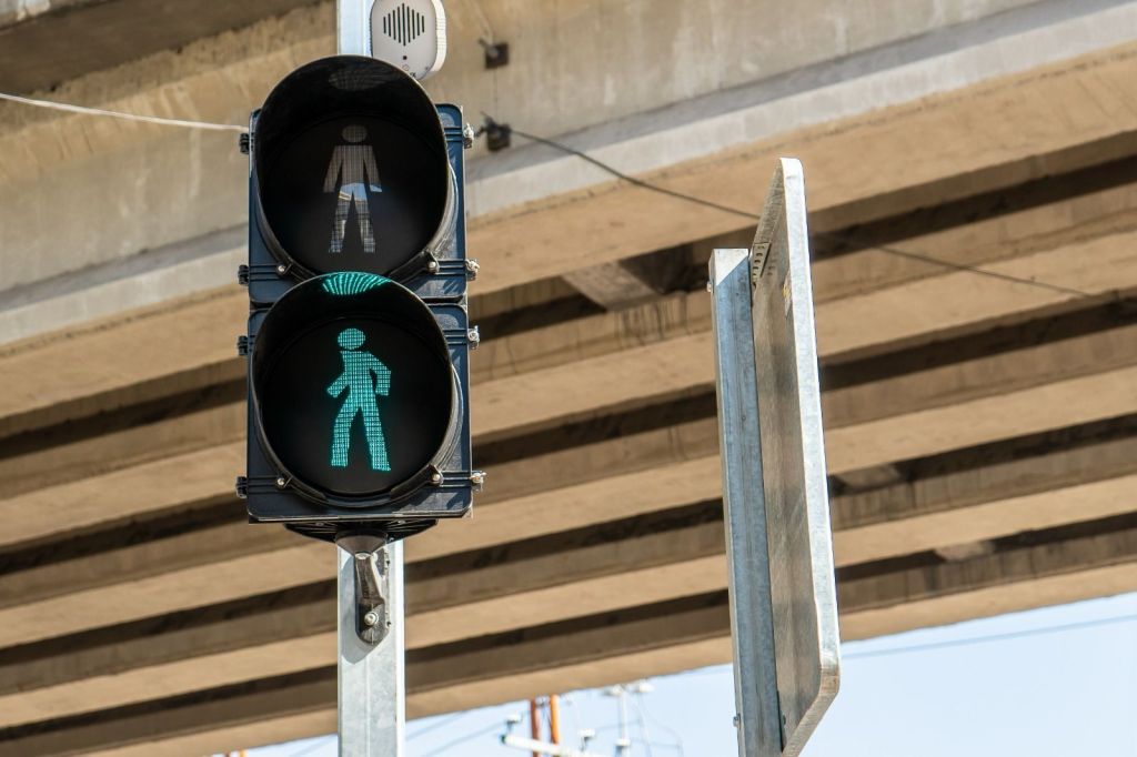 Semáforos de la glorieta Juárez entran en&nbsp;funcionamiento