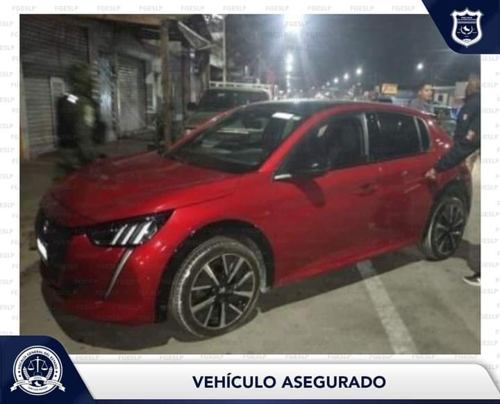 FGESLP DETUVO A MUJER CON CARRO&nbsp;ROBADO