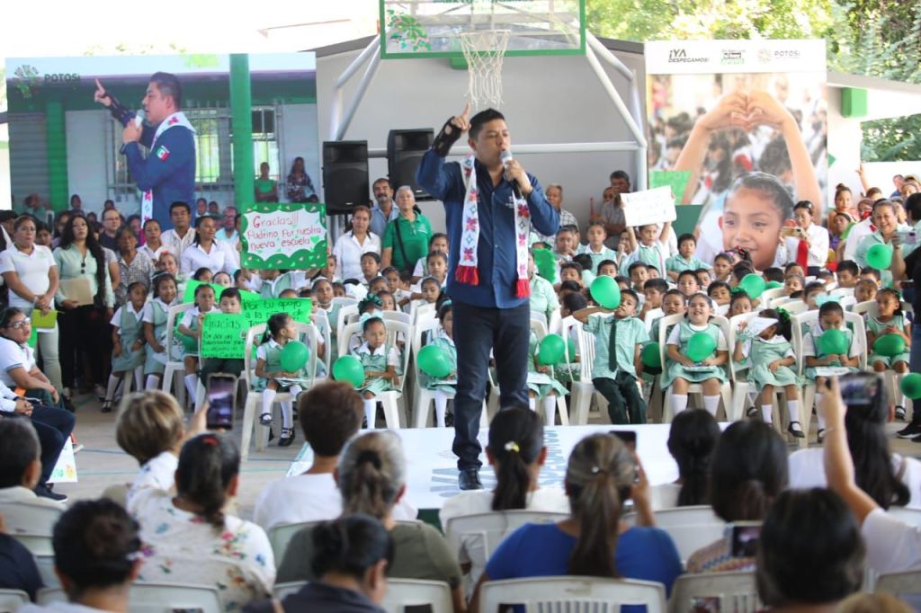 ARRANCARÁ RICARDO GALLARDO PROGRAMA DE INTERNET CON 200 MIL CHIPS PARA&nbsp;ESTUDIANTES