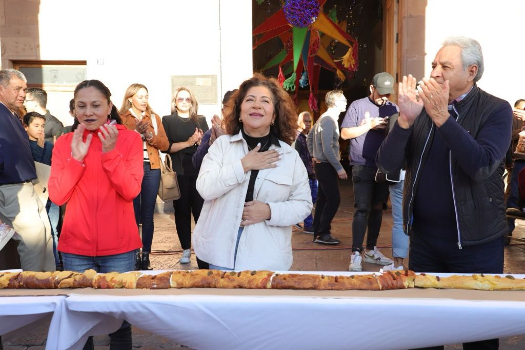 Cientos de familias potosinas degustaron la Rosca de Reyes Monumental de San Luis&nbsp;Capital