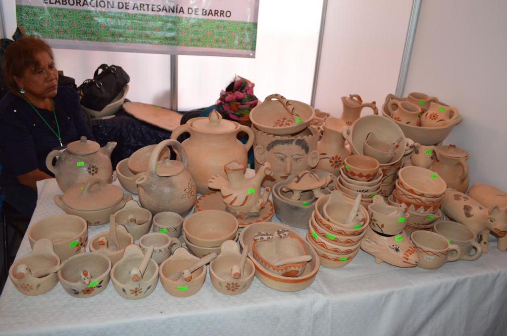 GOBIERNO BRINDA APOYO A PERSONAS ARTESANAS DE LAS CUATRO&nbsp;REGIONES