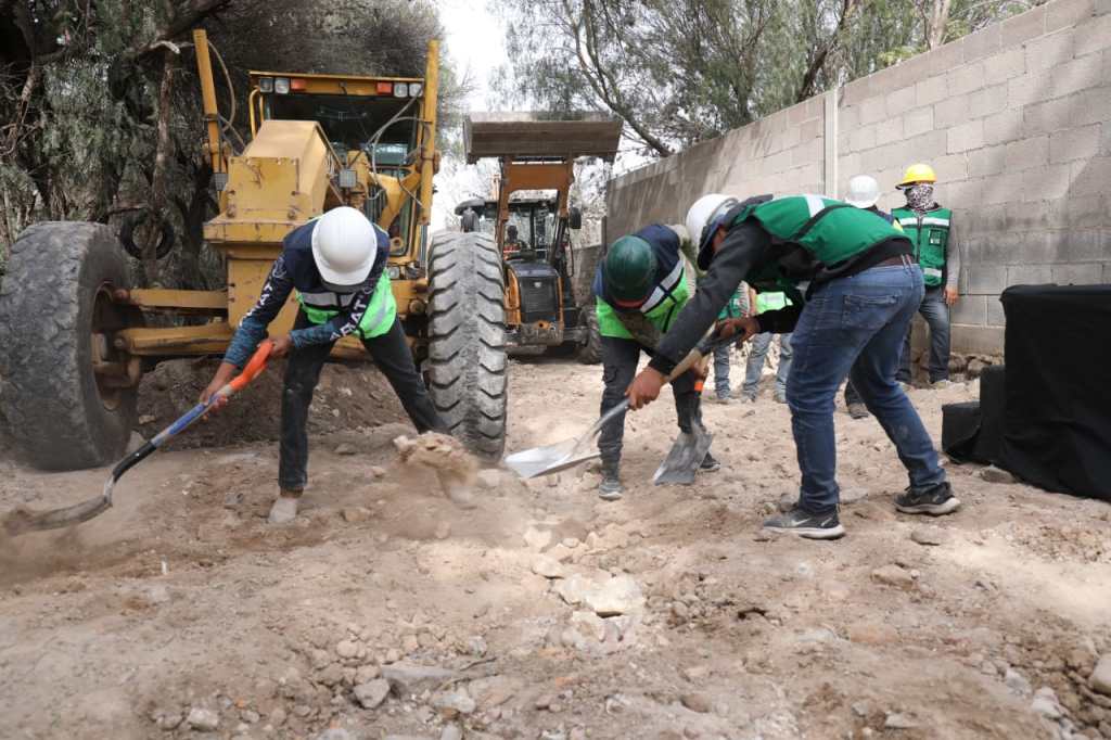 RICARDO GALLARDO ARRANCA MODERNIZACIÓN DE UNA CALLE MÁS EN&nbsp;PORTEZUELO