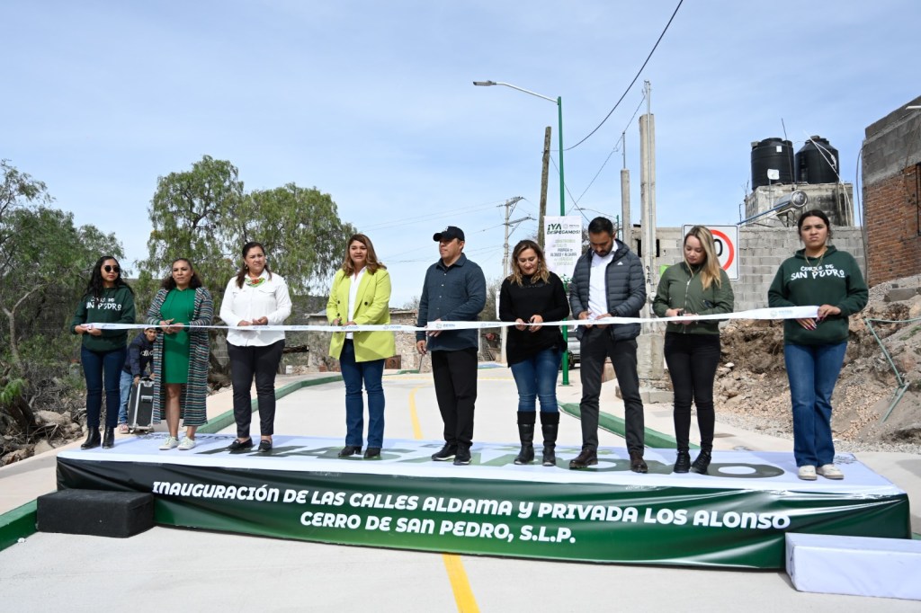 RICARDO GALLARDO ENTREGA OBRAS VIALES EN CERRO DE SAN&nbsp;PEDRO