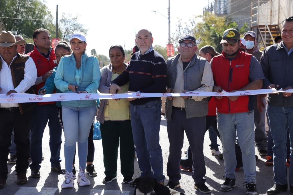 Alcalde Galindo entrega beneficios sociales a las familias de La&nbsp;Pila