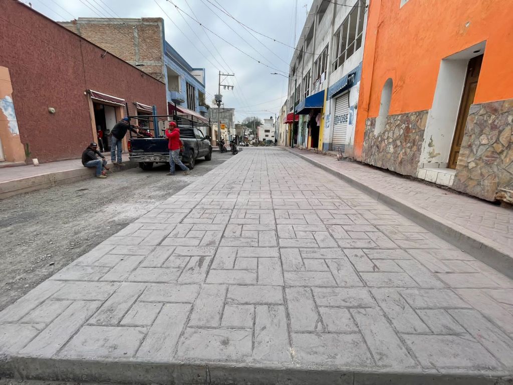 GOBIERNO AVANZA EN LA RECONSTRUCCIÓN DE CALLES EN&nbsp;VENADO