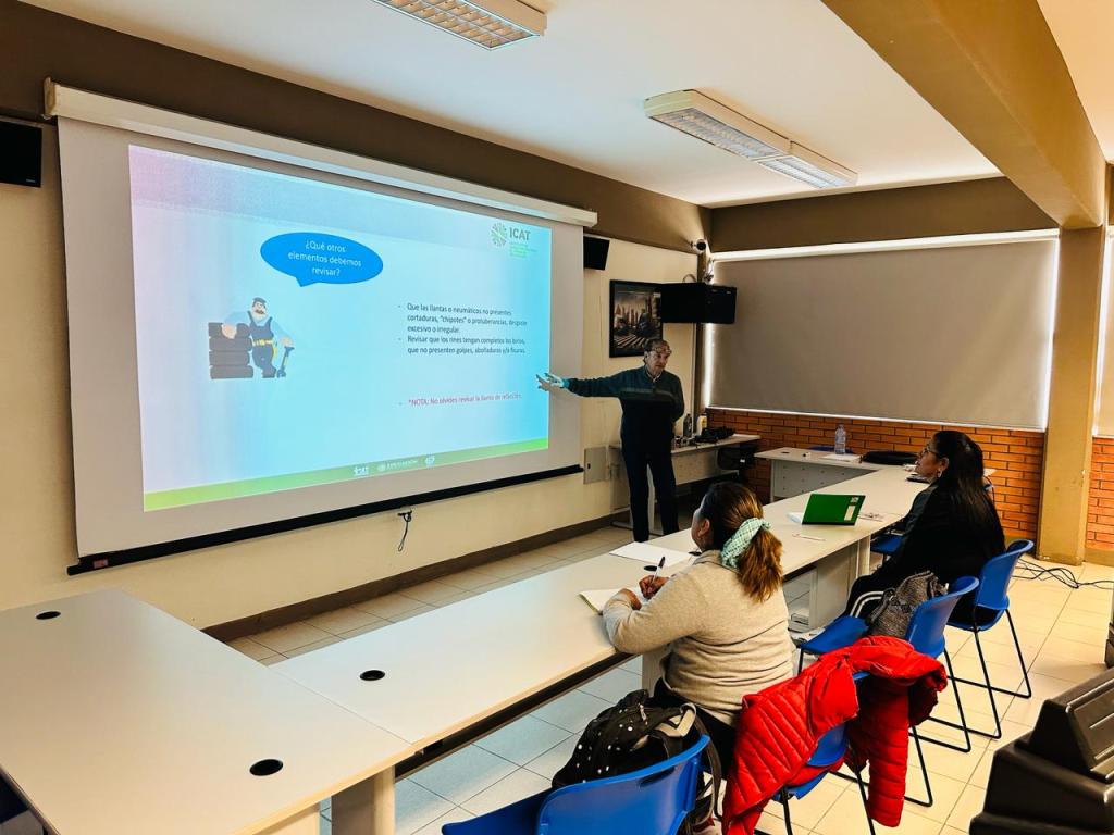 MÁS APOYO A LAS Y LOS POTOSINOS CON CURSOS DE&nbsp;MANEJO