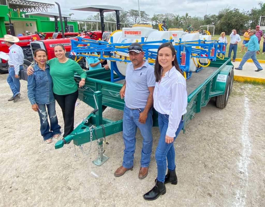 MÁS APOYO A PRODUCTORES POTOSINOS CON TRACTORES Y&nbsp;HERRAMIENTAS
