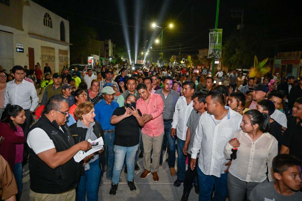 VECINOS DE PEÑASCO AGRADECEN A RICARDO GALLARDO POR NUEVO&nbsp;CAMINO