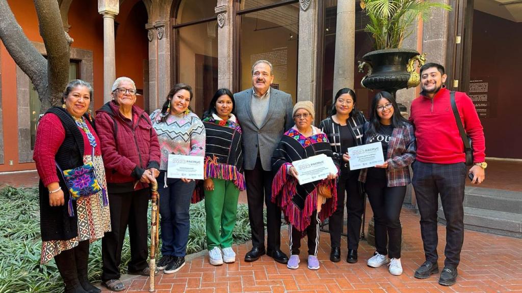 GOBIERNO ENTREGA ESTÍMULOS A PROYECTOS&nbsp;CULTURALES