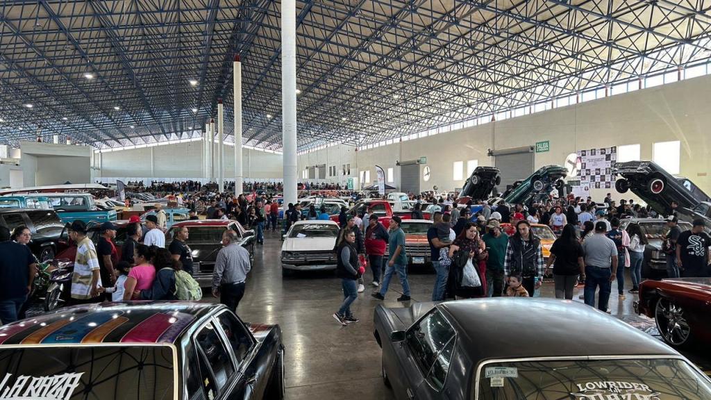 SE REALIZA CON ÉXITO LA EXPOSICIÓN MÁS GRANDE DE AUTOS CLÁSICOS Y&nbsp;ANTIGUOS