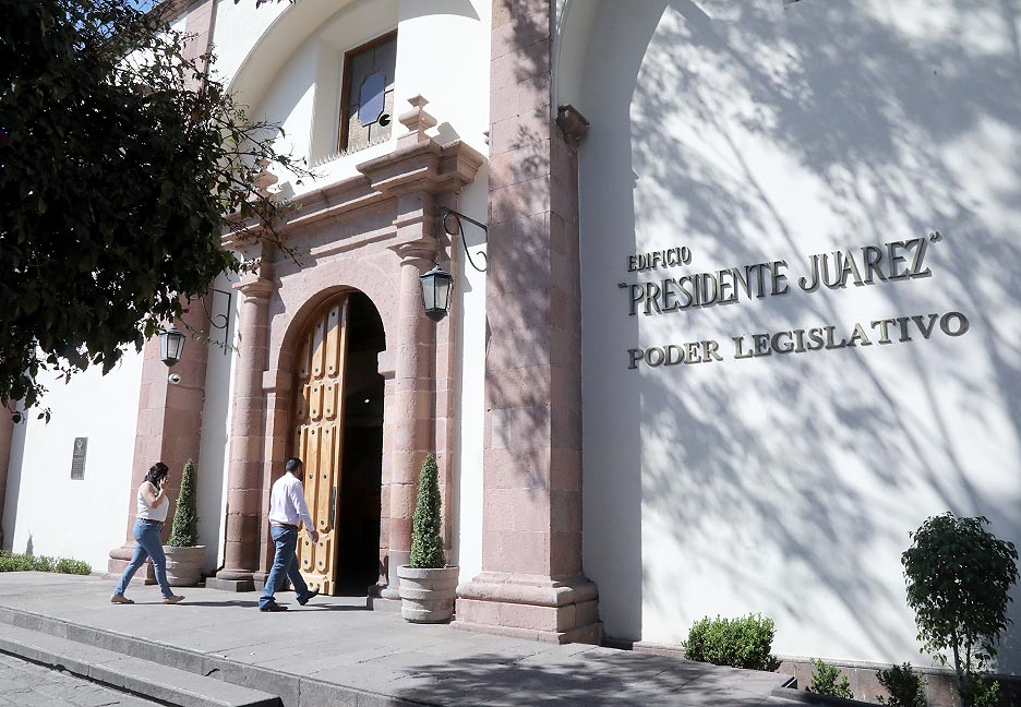 SE GARANTIZARÁ EL RESPETO Y PROTECCIÓN DE LOS DERECHOS HUMANOS A LOS MIGRANTES QUE PASEN POR EL TERRITORIO&nbsp;POTOSINO