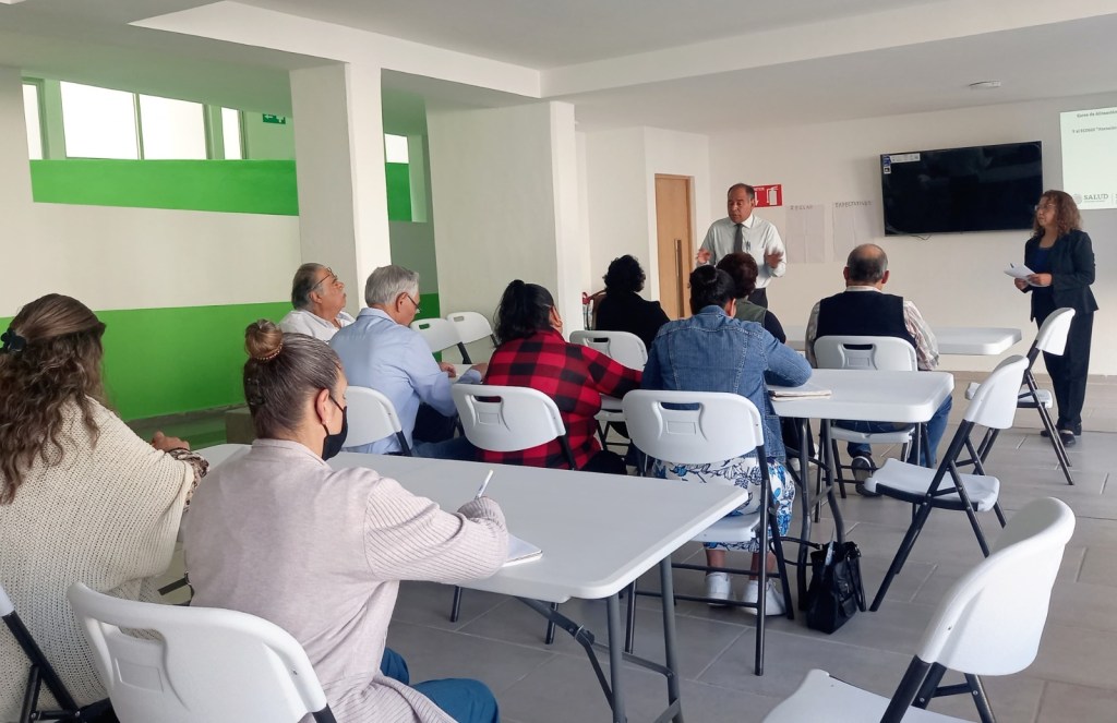 CUIDADORES DE PERSONAS ADULTAS MAYORES RECIBEN&nbsp;CERTIFICACIÓN