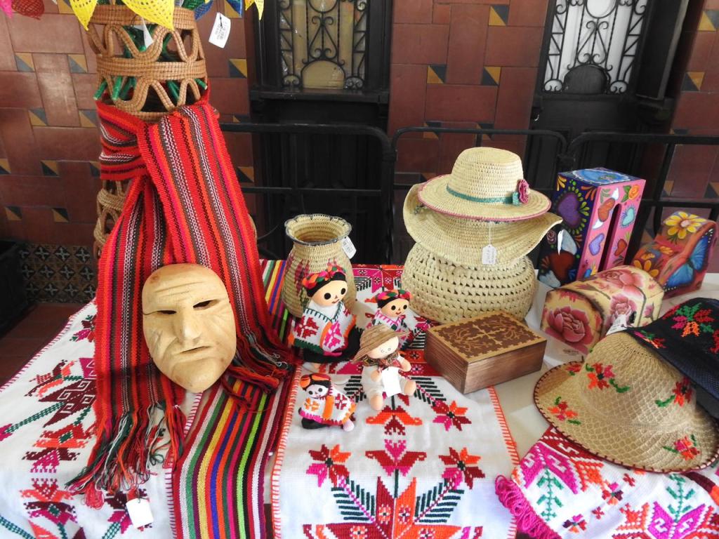 CAPACITAN A PERSONAS ARTESANAS DE PUEBLOS&nbsp;INDÍGENAS