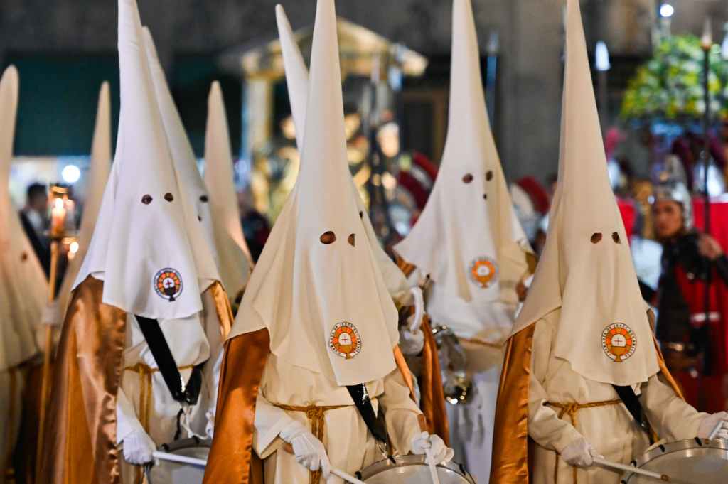 MILES DE VISITANTES VIVEN LA MAJESTUOSIDAD DE LA PROCESIÓN DEL&nbsp;SILENCIO