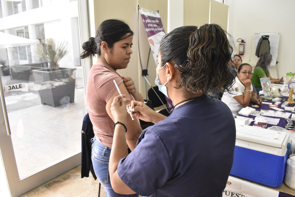 PODER EJECUTIVO ESTATAL BRINDA SERVICIOS INSTITUCIONALES A&nbsp;MUJERES