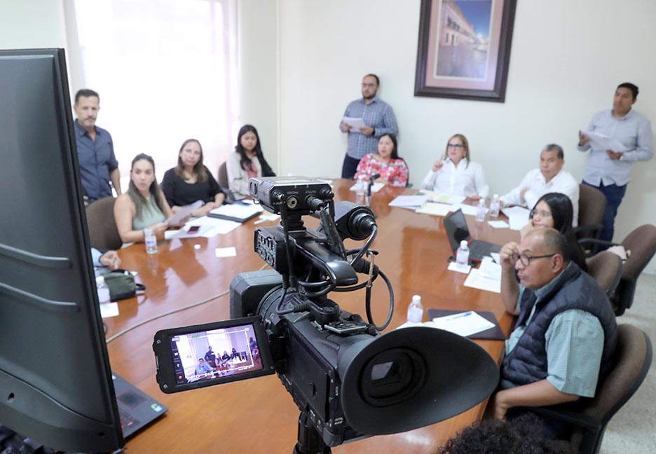 SE REALIZÓ REUNIÓN DE TRABAJO PARA REVISAR DICTAMEN SOBRE LA LEY DE CONSULTA INDÍGENA, CON LA PARTICIPACIÓN DE LA CONSEJERÍA JURÍDICA Y EL&nbsp;INDEPI