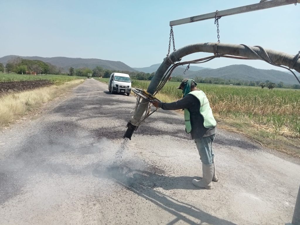 RECIBEN HABITANTES 300 KILÓMETRO DE CAMINOS REHABILITADOS EN&nbsp;MARZO