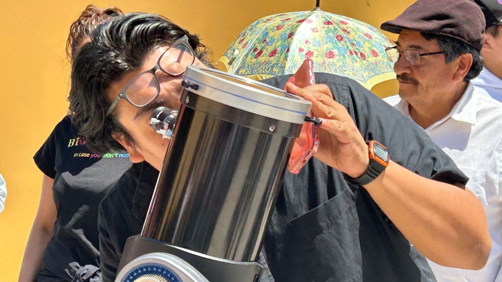 POTOSINAS Y POTOSINOS OBSERVAN ECLIPSE DE MANERA&nbsp;SEGURA