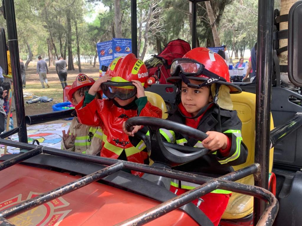 NIÑAS Y NIÑOS VIVEN EXPERIENCIA DE SER BOMBERO POR UN&nbsp;DÍA