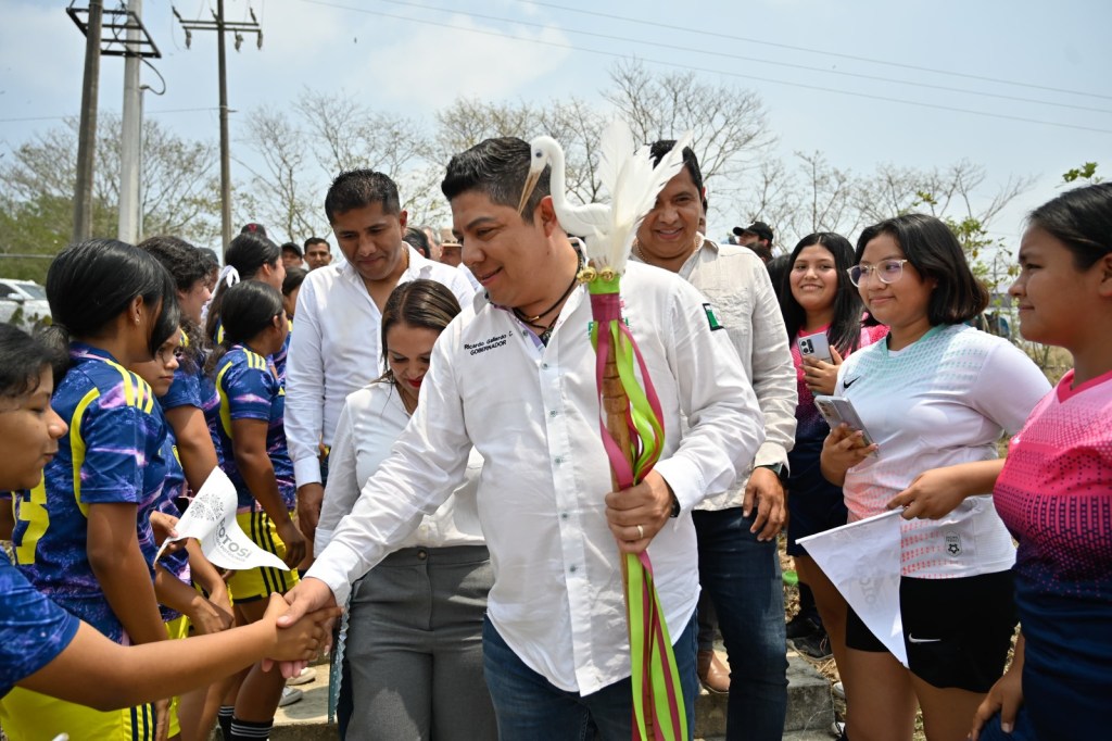 CON INVERSIÓN ESTATAL AXTLA TENDRÁ NUEVA UNIDAD&nbsp;DEPORTIVA