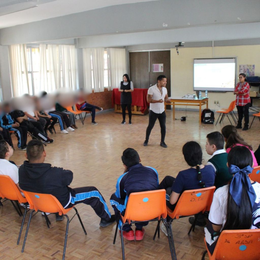 LLEVAN ORIENTACIÓN A JÓVENES&nbsp;ESTUDIANTES