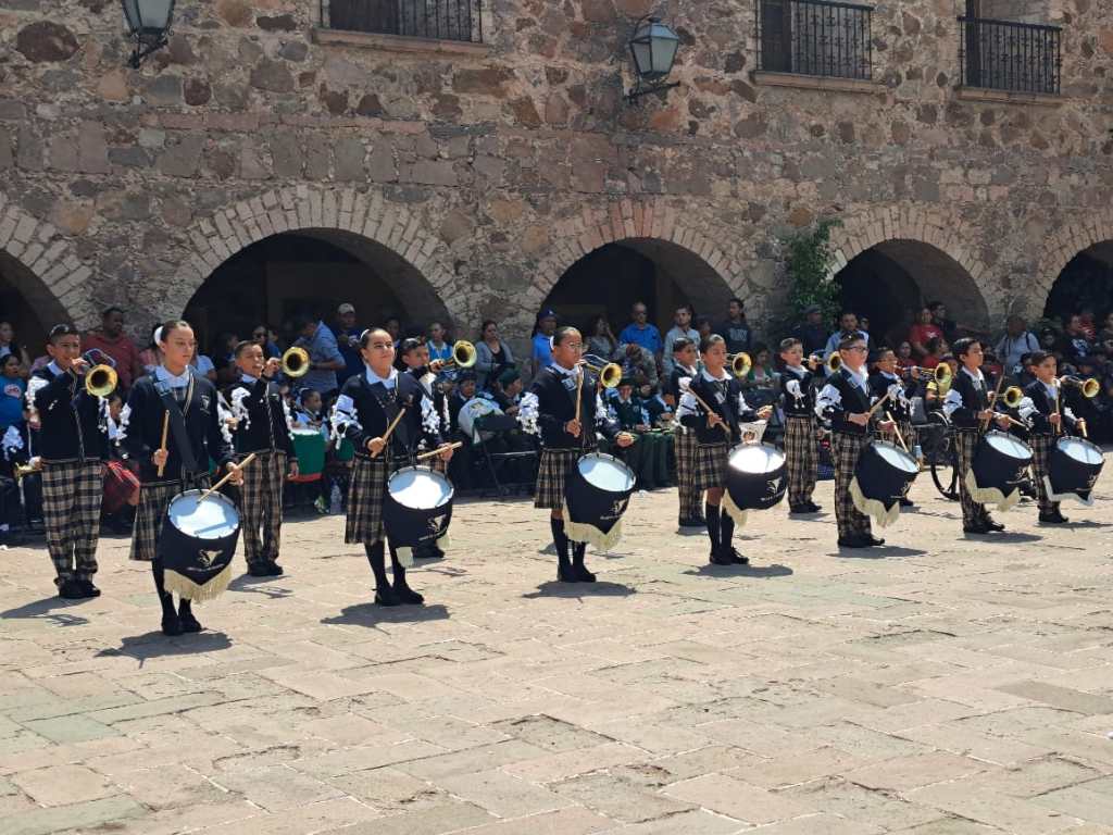 REALIZAN CONCURSO DE BANDAS DE GUERRA DE ESCUELAS DEL&nbsp;SEER