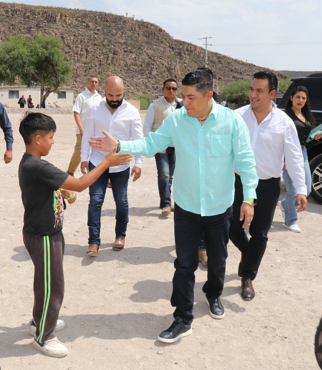 HABITANTES DE ESCALERILLAS AGRADECEN OBRA DE UNIDAD&nbsp;DEPORTIVA