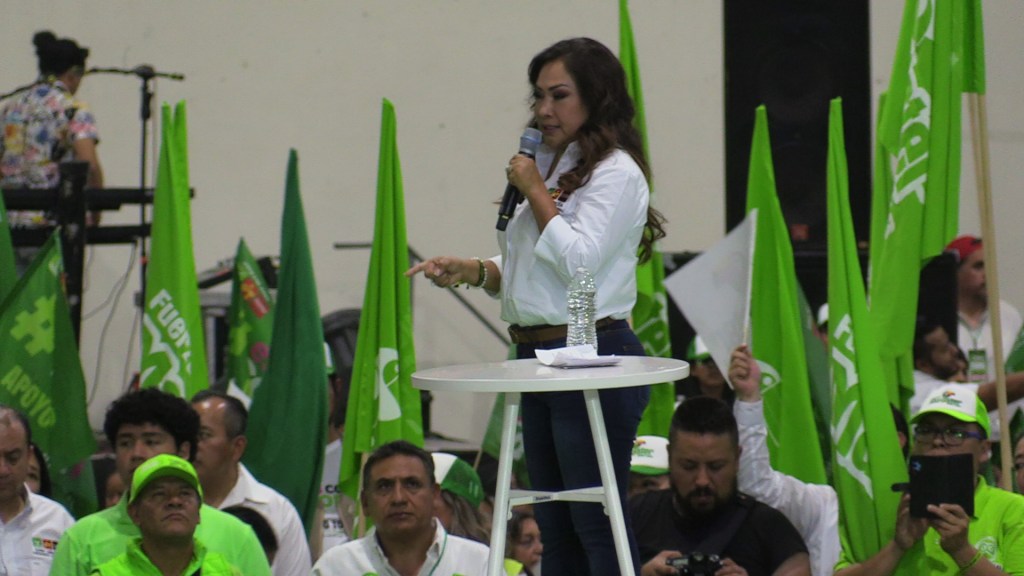 SONIA MENDOZA CANDIDATA A LA ALCALDIA DE Slp pvem DIO SU ARRANQUE DE CAMPAÑA ANTE MILES DE POTOSINOS EN LAS INSTALACIONES DE LA&nbsp;FENAPO.