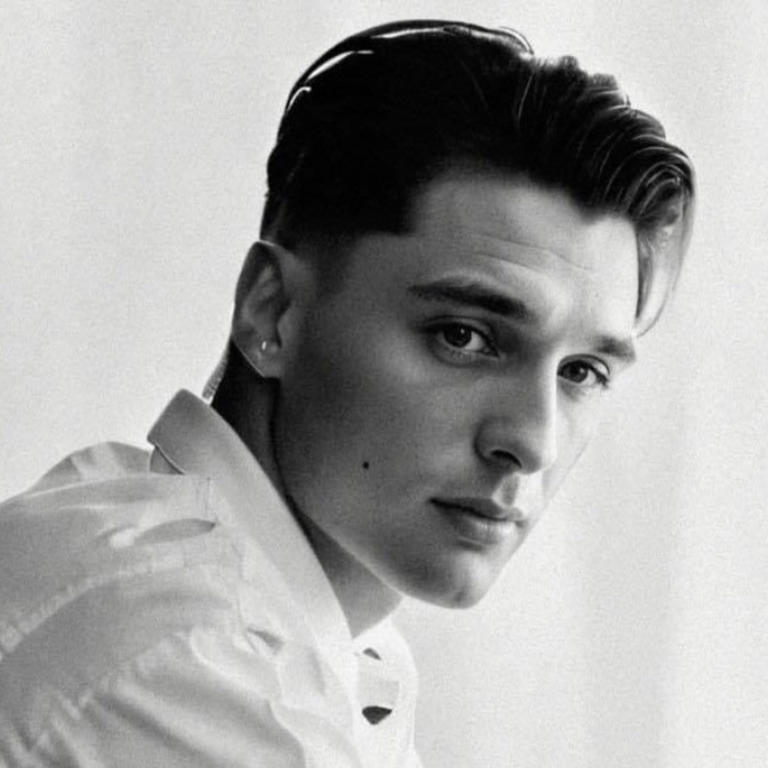 COMPARAN A PESO PLUMA CON LUIS MIGUEL CON NUEVO&nbsp;LOOCK