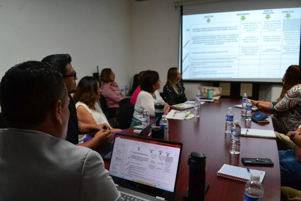 CAPACITAN A TRABAJADORES ESTATALES EN GESTIÓN&nbsp;PÚBLICA