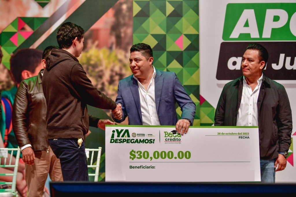 IMPULSAN A ESTUDIANTES CON FINANCIAMIENTOS PARA&nbsp;TITULARSE