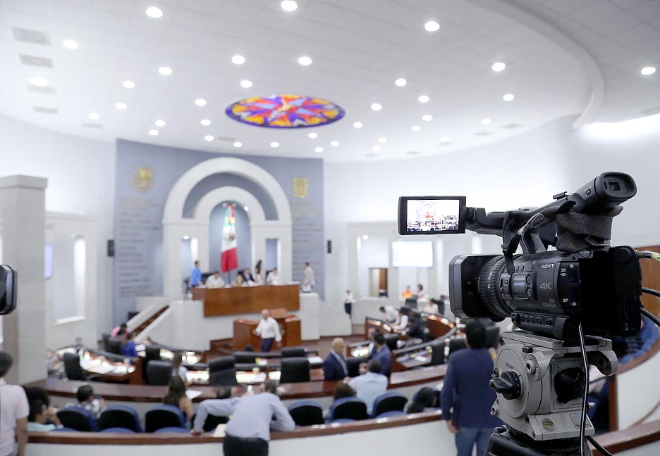 HELICÓPTEROS QUE SOBREVOLARON EL SÓTANO DE LAS GOLONDRINAS CAUSARON DAÑOS IRREVERSIBLES AL MEDIO AMBIENTE Y LA FAUNA DEL&nbsp;LUGAR