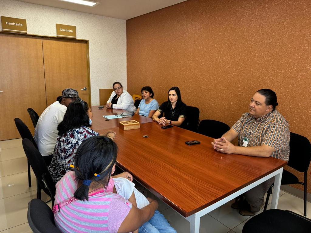 AUTORIDADES DE SALUD ATIENDEN A MADRES Y PADRES DE MENORES TRATADOS POR&nbsp;CÁNCER