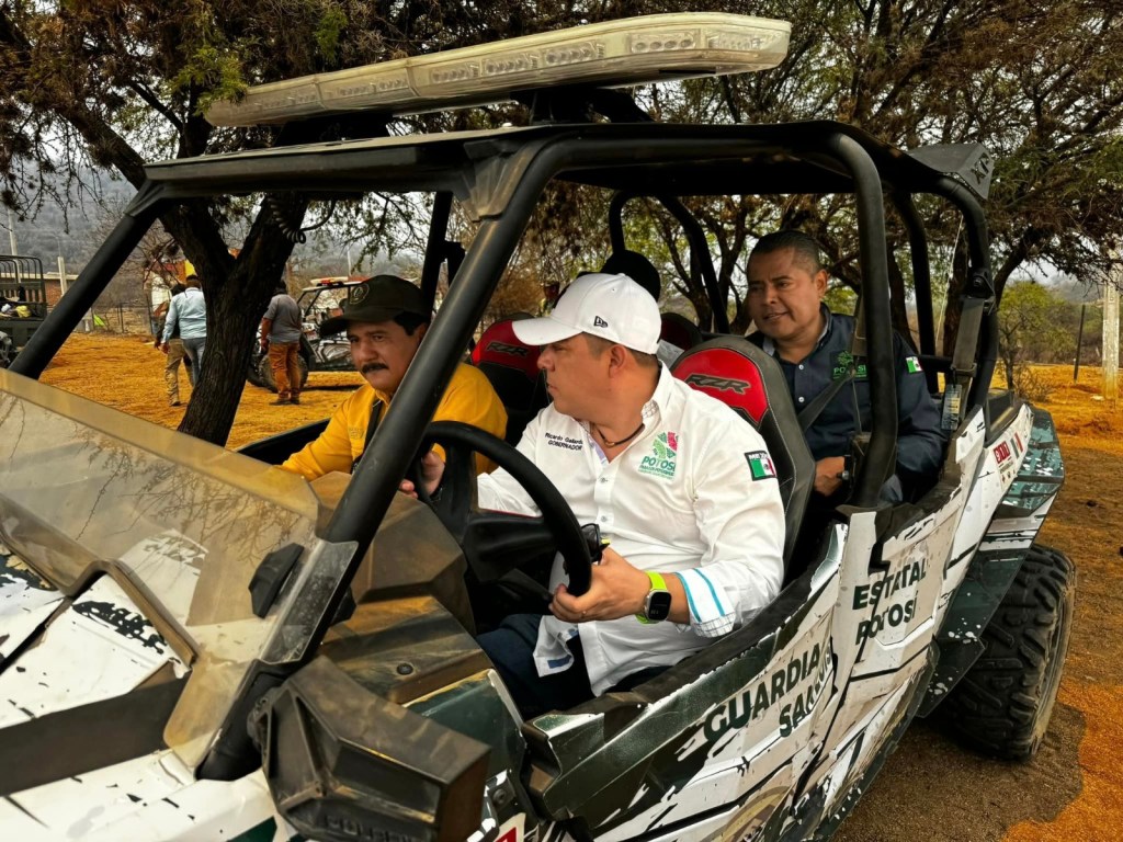 GOBERNADOR SUPERVISA COMBATE A INCENDIO FORESTAL EN SANTA&nbsp;MARÍA