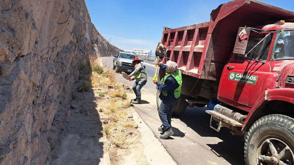 EN ABRIL GOBIERNO ESTATAL ATENDIÓ 276 KILÓMETROS DE&nbsp;CAMINOS