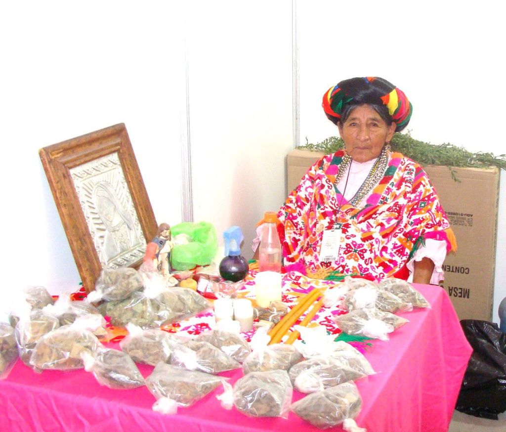 GOBIERNO ESTATAL REGISTRA A MÉDICOS TRADICIONALES Y&nbsp;PARTERAS