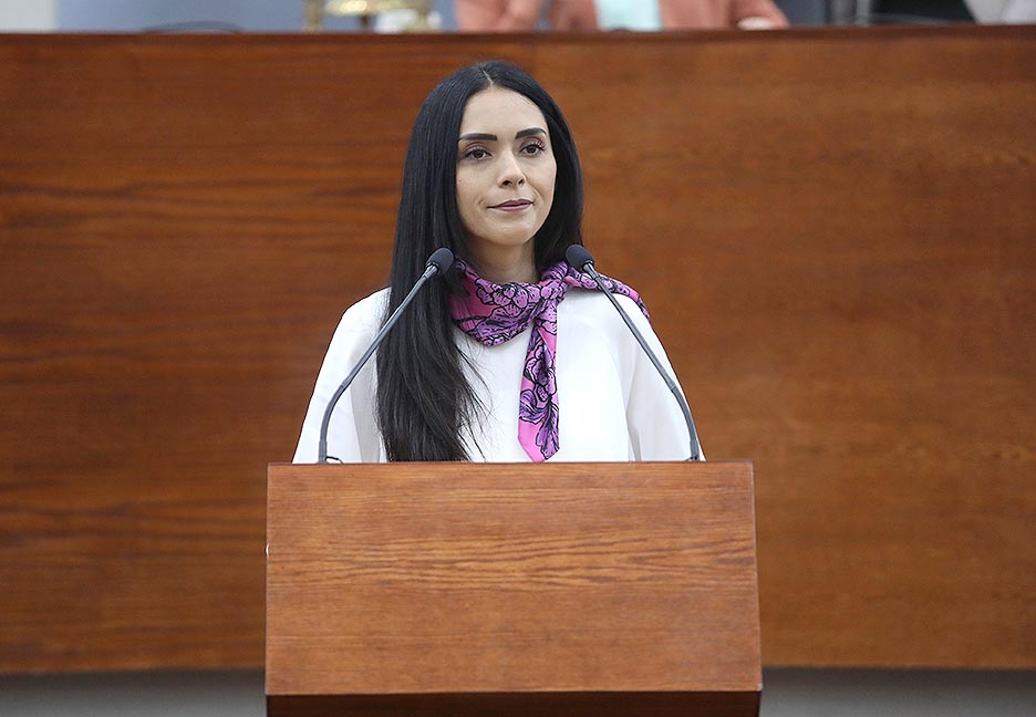 EL CONGRESO DEL ESTADO MANTIENE SU COMPROMISO EN FORTALECER LAS LEYES PARA GARANTIZAR LA TRANSPARENCIA EN LOS ENTES PÚBLICOS: DIP. CECILIA SENLLACE OCHOA&nbsp;LIMÓN