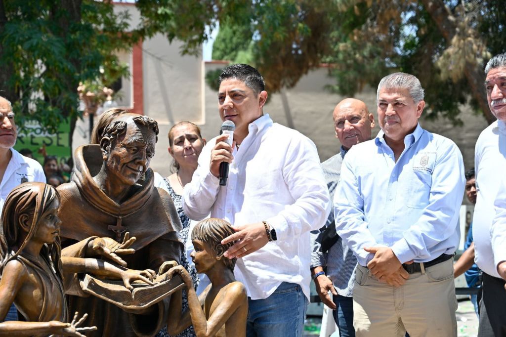 RICARDO GALLARDO CARDONA DEVELA ESTATUA DE FRAY DIEGO DE LA&nbsp;MAGDALENA